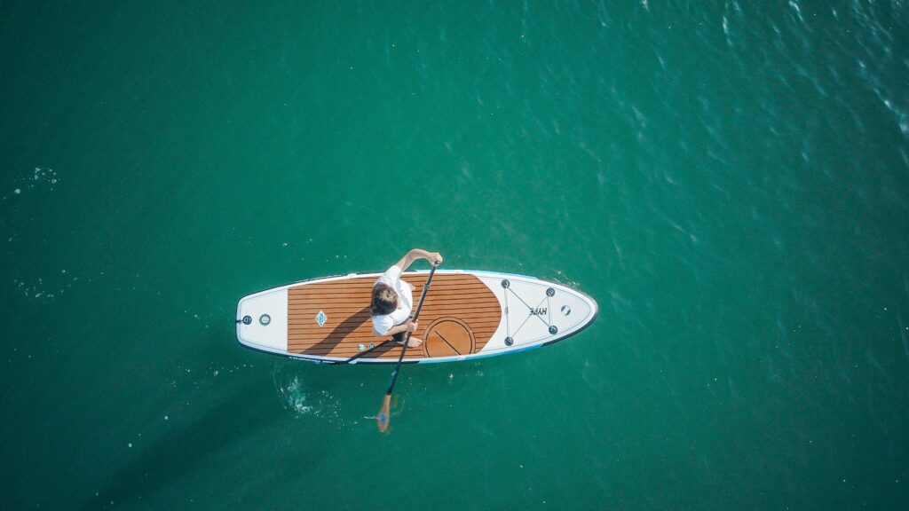 daj mi alt text za sliku supa u podstrani i neko na njemu2:01 PMClaude responded: 👍Person paddleboarding on the crystal-clear Adriatic Sea near Podstrana beach, Croatia